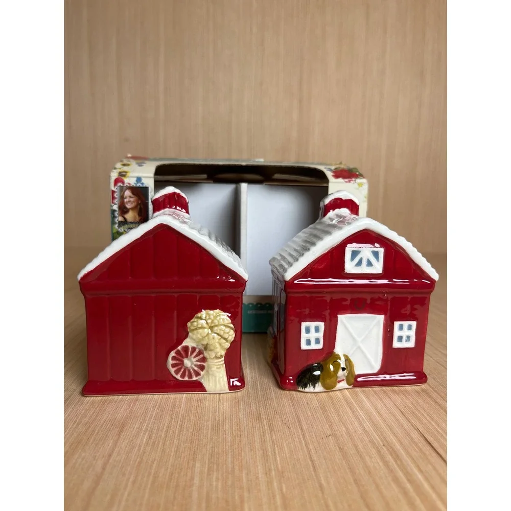 Pioneer Woman Rustic Barn Ceramic Salt and Pepper Shaker Set Red Farmhouse Dog